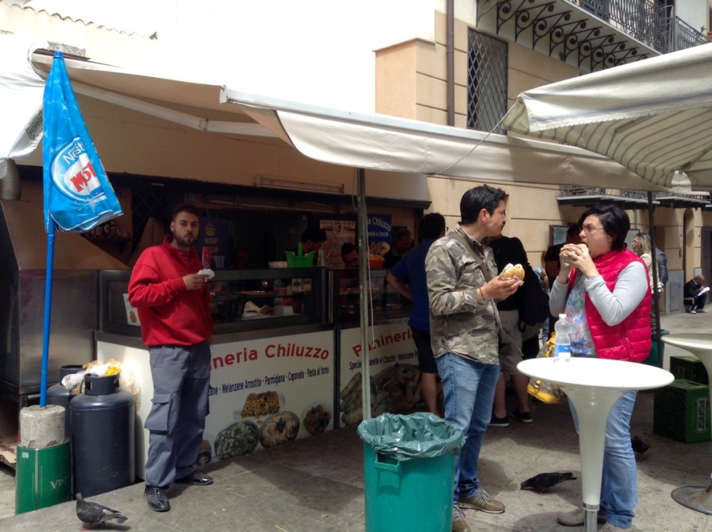The crowd had thinned out by the time I took this picture at Friggitoria Chiluzzo.